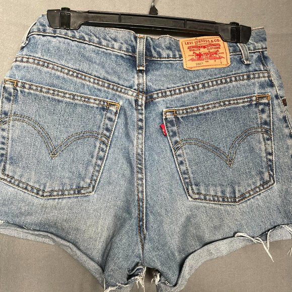 levis 550 relaxed fit high wasted cutoff shorts - Picture 4 of 4